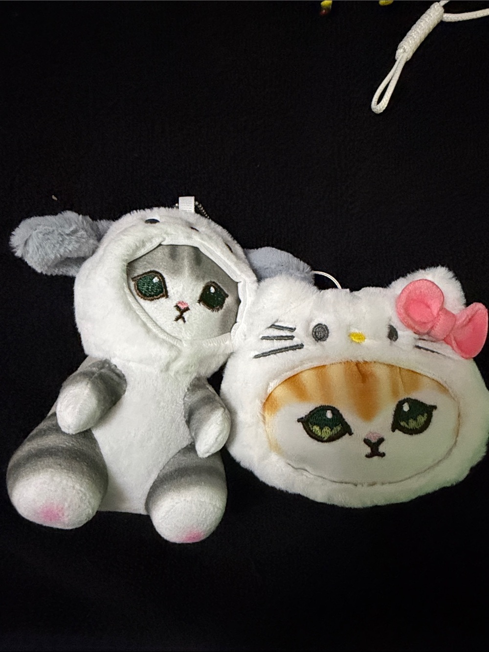 Mofosand Cat Keychains in White and Gray - Cute Kitty Character